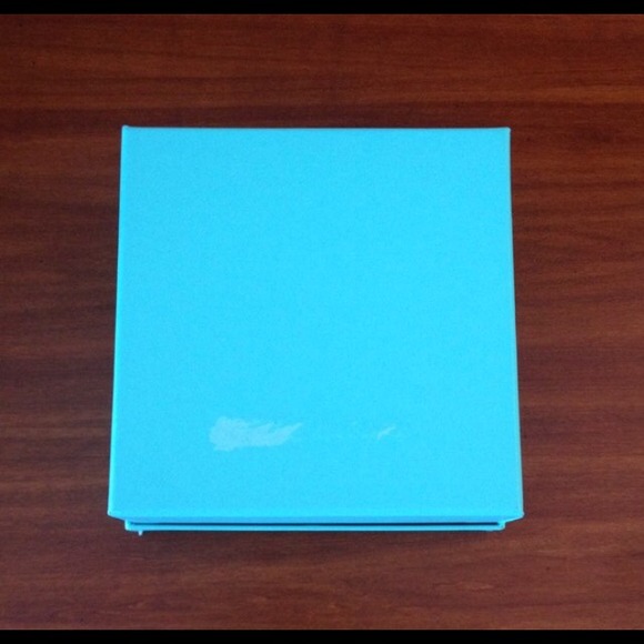 Authentic Tiffany & Co. Gift Box - Picture 3 of 4