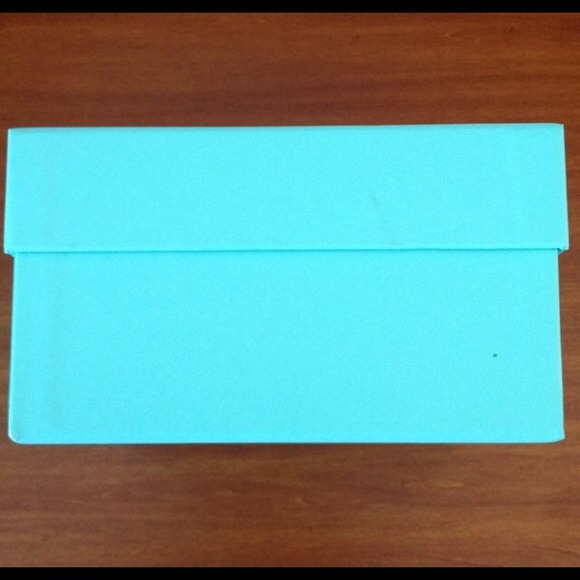 Authentic Tiffany & Co. Gift Box - Picture 4 of 4