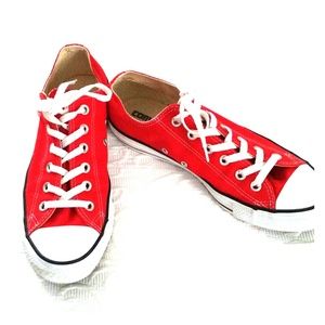 Like NEW red converse!