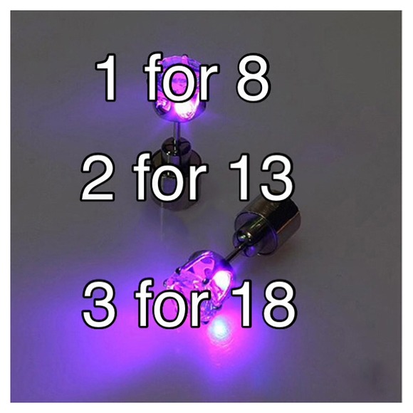 Avalible light earrings 🎁🎁🎁🎁