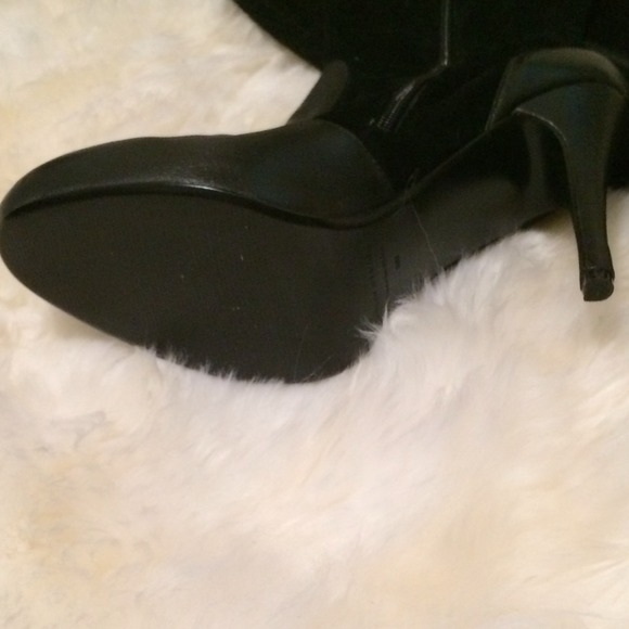 ⌛️Victoria's Secret Black Over the Knee Boots - Picture 3 of 4