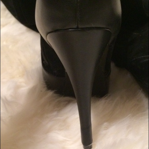 ⌛️Victoria's Secret Black Over the Knee Boots - Picture 4 of 4