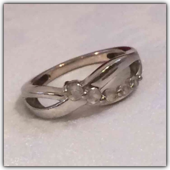 Sterling Silver Topaz Infinity Ring💍