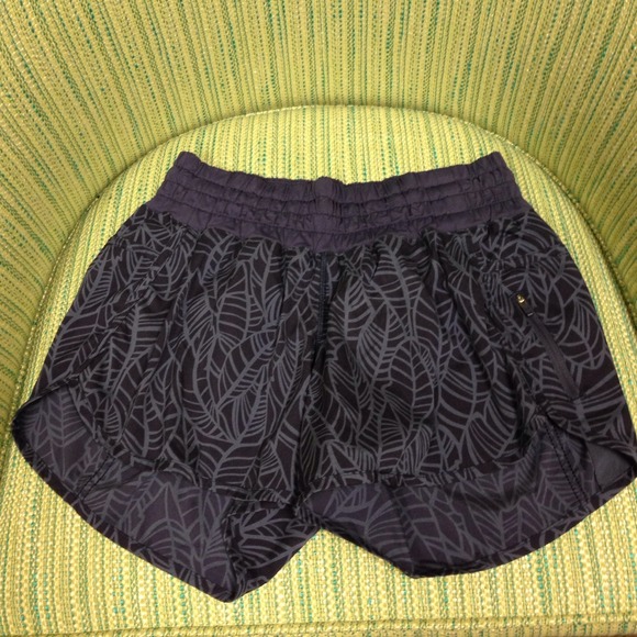 ✂️⤵️Reduced⤵️✂️Lululemon Tracker ll shorts