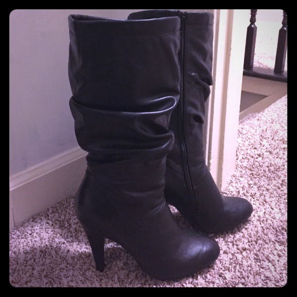 Mid calf black boots - FIRM PRICE