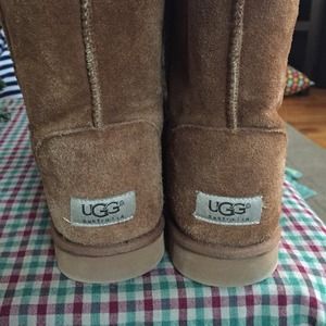 Short chestnut uggs sz 9 no box!