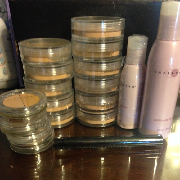 Sheer Cover Makeup Set