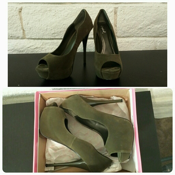 Open Toe Pumps worn once