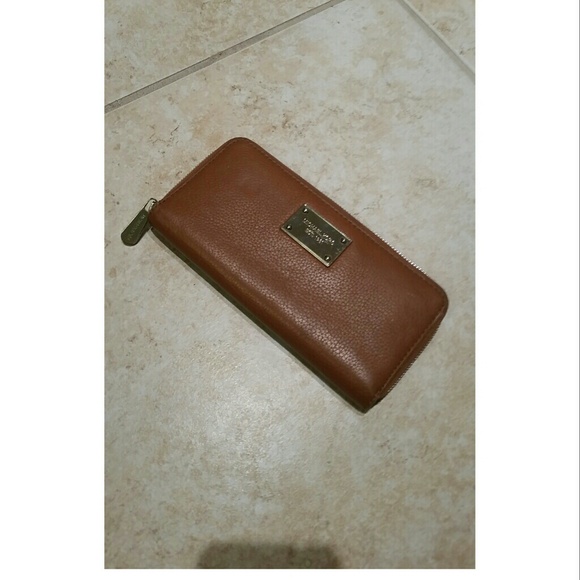Michael Kors Hamilton Wallet