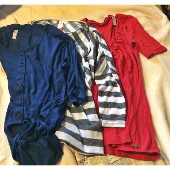 🚫SOLD🚫 NEW 3 shirt bundle