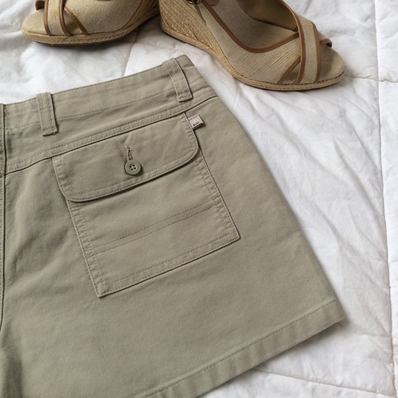 ⭐️Khaki Old Navy Shorts⭐️ - Picture 3 of 4