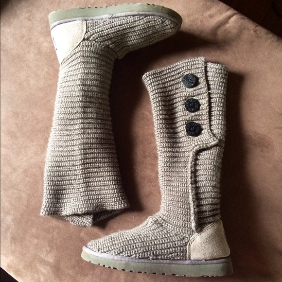 UGG classic cardy in grey