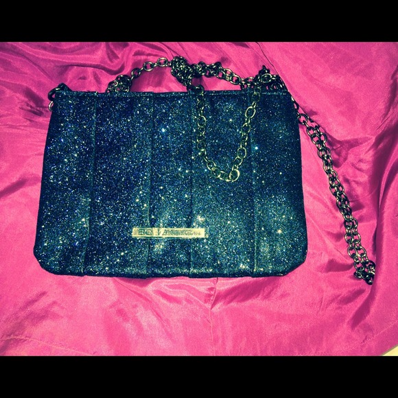 🔴SOLD🔴Small crossbody