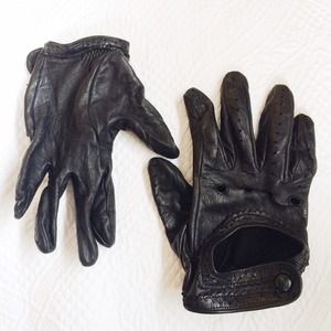 Black leather lamb skin gloves w touchscreen tips