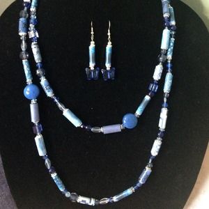 Paper Bead Necklace and Earing set. (102)