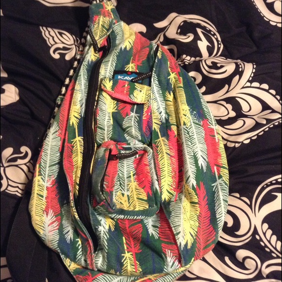 Kavu purse and matching wallet.