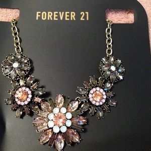 Forever 21 statement flower necklace