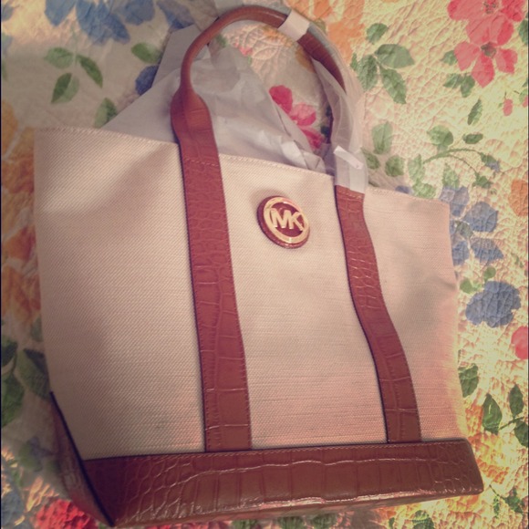 Michael Kors Fulton canvas bag!! 👜👜