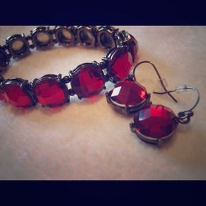 Express red sparkle matching bracelet and earrings