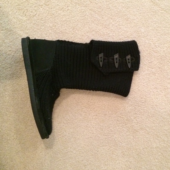 Size 10 Blackbear sweater boots