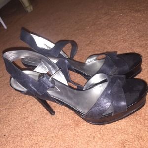 Black strappy Guess platform heels