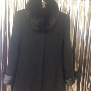 SOLD! 💋VIA SPIGA BLACK COAT W/REAL FOX FUR💋