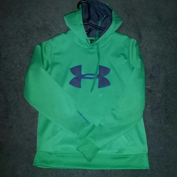 Under Armour sweat shirt