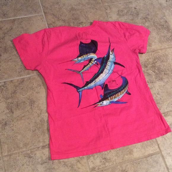Guy Harvey crew neck tee with fish on back