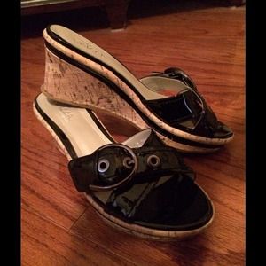 Black patent cork wedge