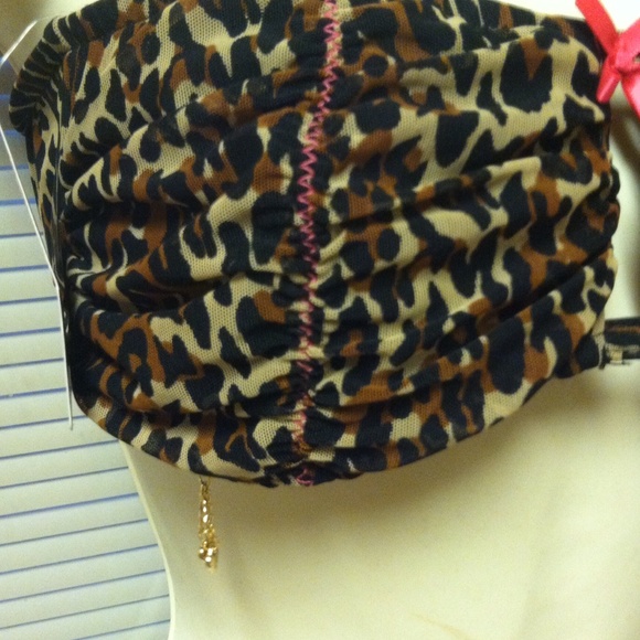 Beautiful "BETSEY JOHNSON" swim suit top!' - Picture 4 of 4