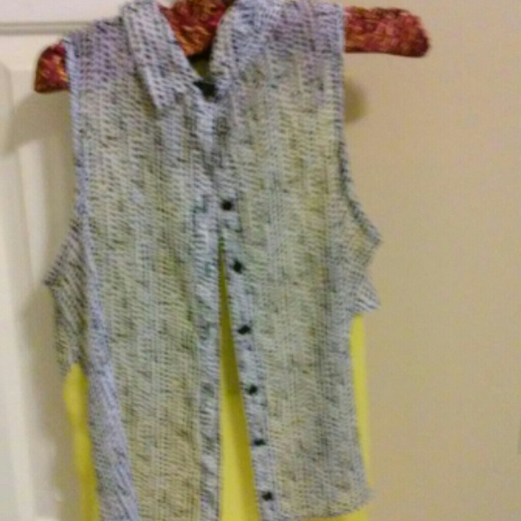 Shirt - Picture 3 of 4