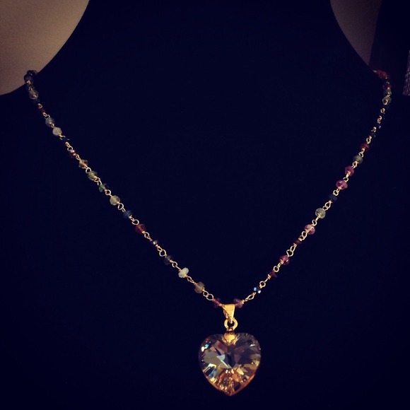 Women's necklace