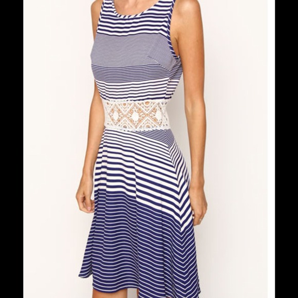 Striped A-line dress with crochet lace trim - Picture 2 of 4