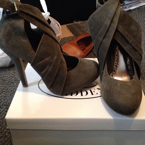 Grey heels