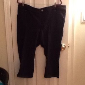 Black Capri