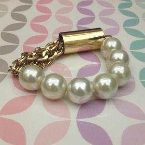 Jumbo Pearl Ball & Chain Bracelet