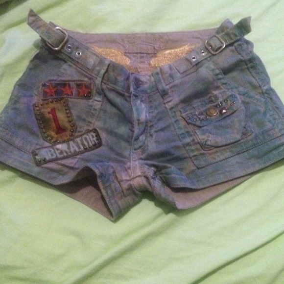 RARE Gorgeous studded robins Jean shorts