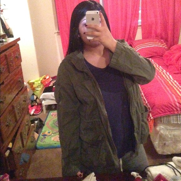 Green jacket - Picture 3 of 4