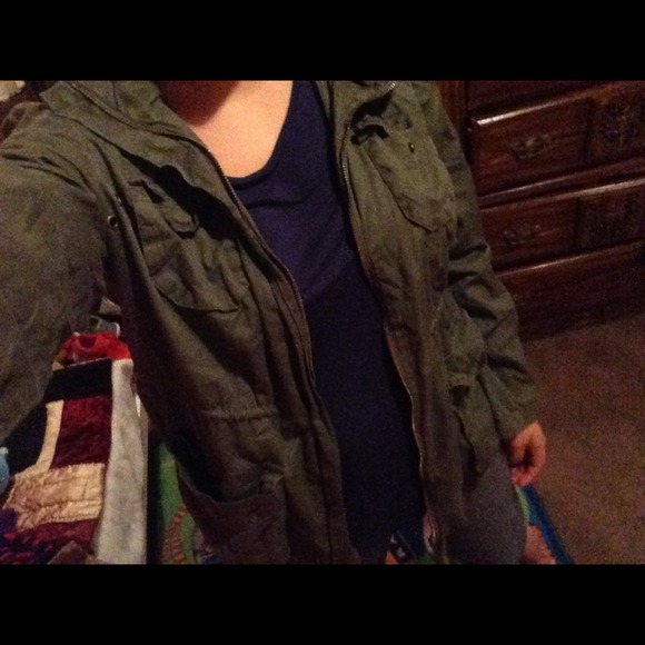 Green jacket - Picture 4 of 4