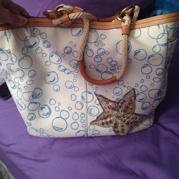 SOLD βοΈπ π³coach beach tote. πππ - Picture 2 of 4