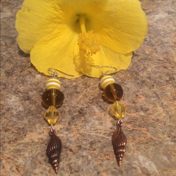 Adorable Aloha sunshine one of a kind earrings.