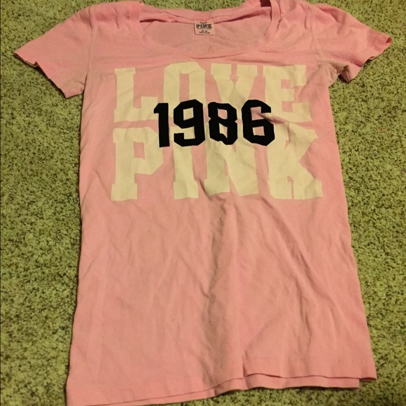 2 Hollister & 1 Victoria's Secret pink shirts - Picture 4 of 4