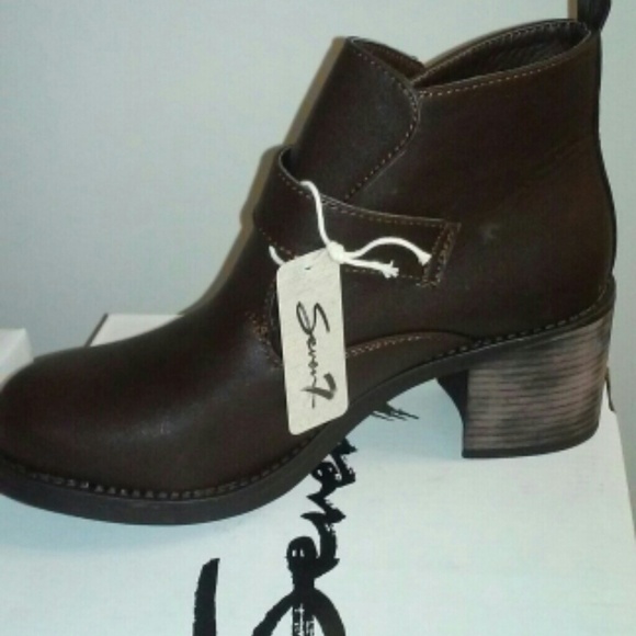 Boots - Picture 2 of 3