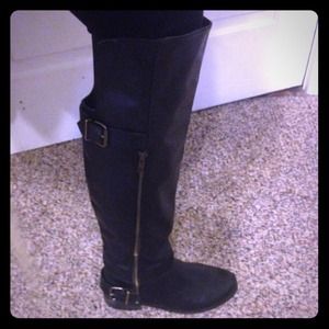 Knee high black leather riding boots!