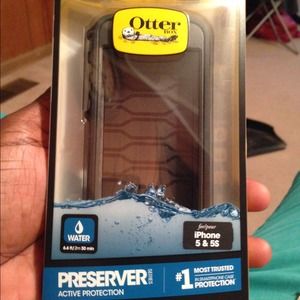 Preserver otter box.