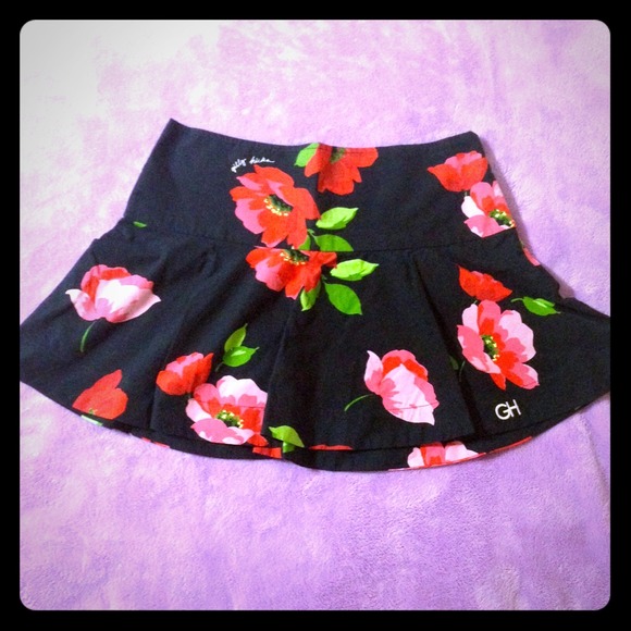 LOW PRICE! New Gilly Hicks Floral Mini Skirt