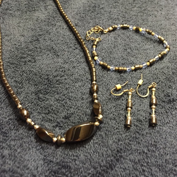 jewelry group necklace bracelet earrings