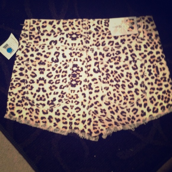 Cheetah high wasted shorts