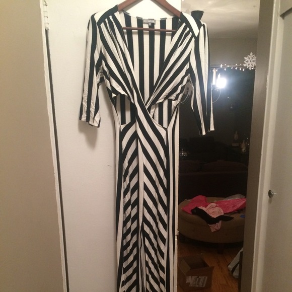 Black & white striped maxi dress with side cutouts - Picture 1 of 4