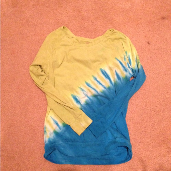tie-dye long sleeve